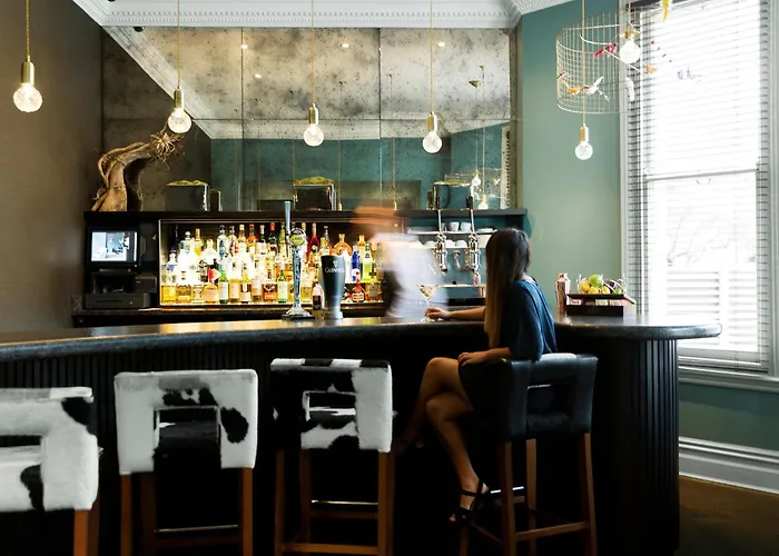 The Lodge Hotel - Putney