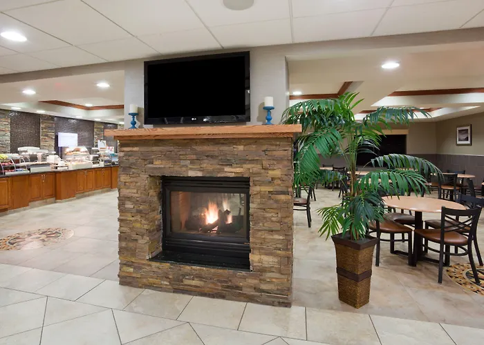 Holiday Inn Express & Suites Aberdeen By Ihg