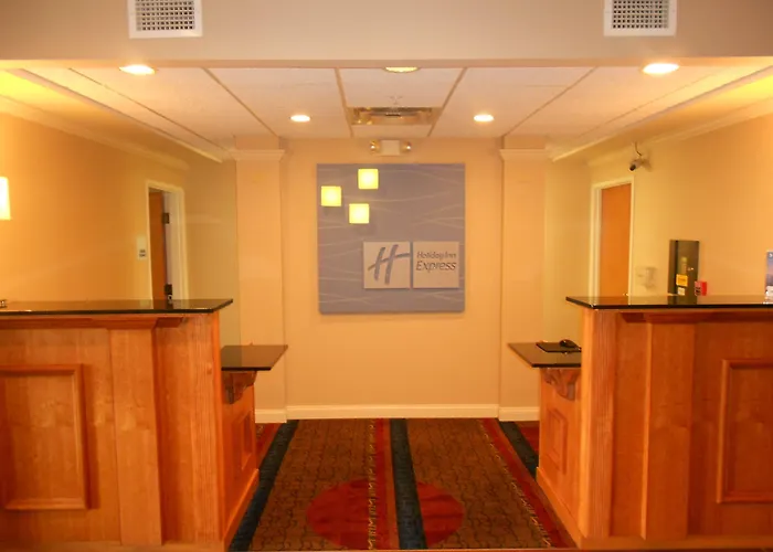Holiday Inn Express & Suites Lancaster By Ihg