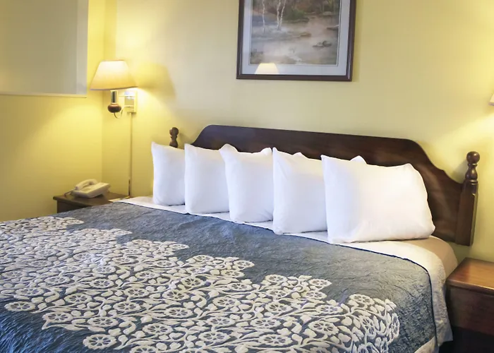 Days Inn By Wyndham Battlefield Rd/Hwy 65