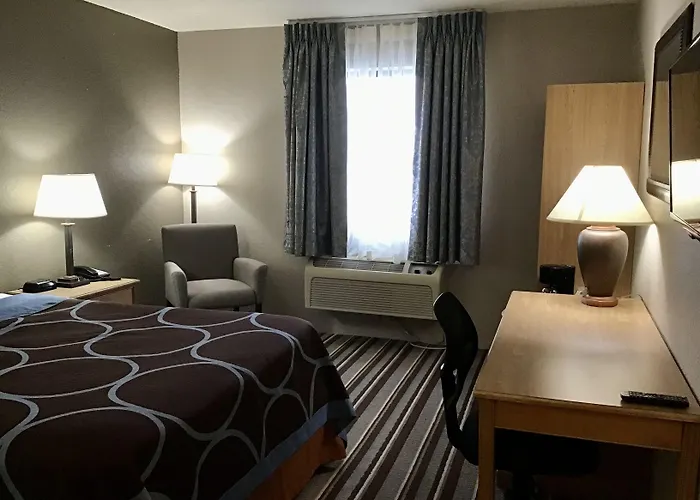 Super 8 By Wyndham Spokane/West