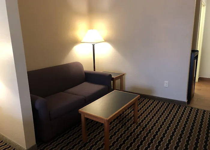Baymont By Wyndham Fort Wayne