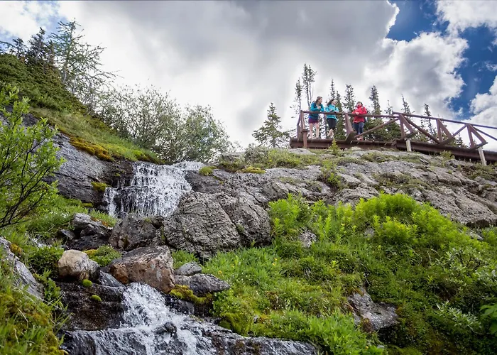Sunshine Mountain Lodge