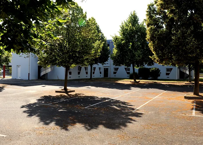 Welcomotel Les Mureaux