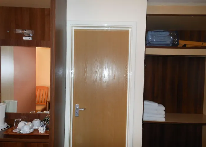 The Gatwick White House Hotel