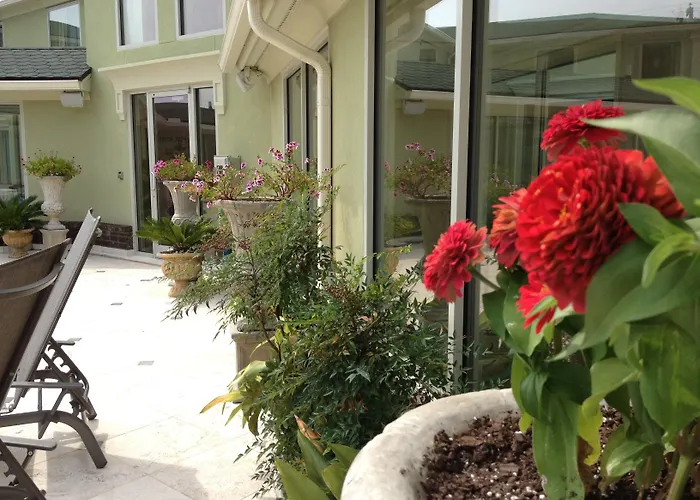 Town & Country Inn And Suites