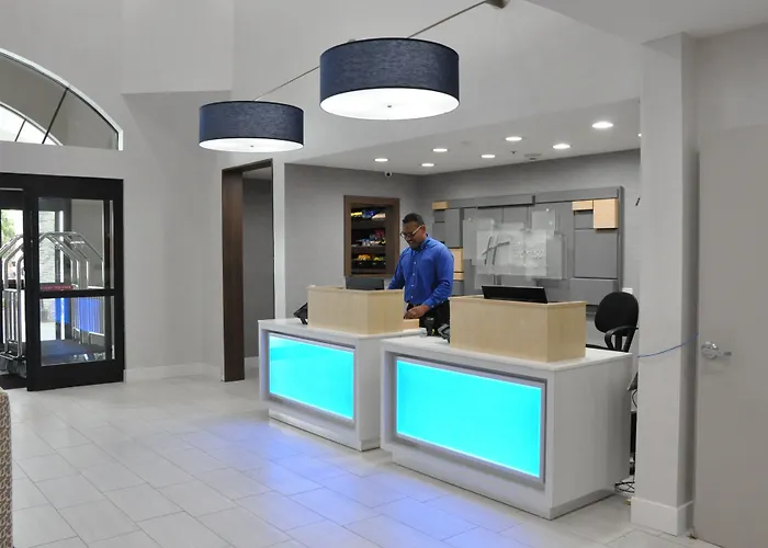 Holiday Inn Express & Suites - Lake Forest By Ihg