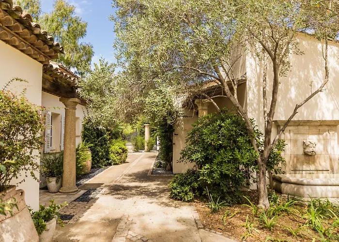 Hotel La Tartane Saint-Tropez
