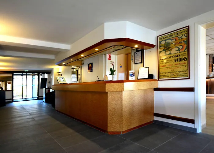 Logis - Hotel & Restaurant Des Lacs Paris Sud