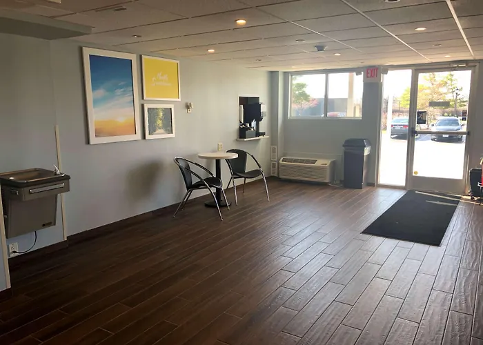 Days Inn By Wyndham Grove City Columbus South