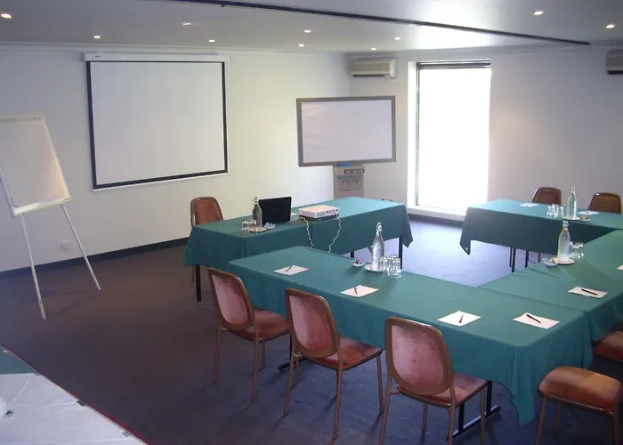 Best Western Plus The Tudor Box Hill