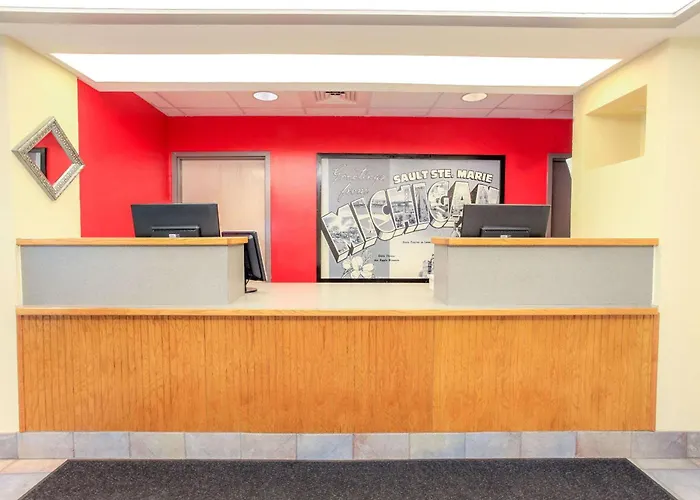 Super 8 By Wyndham Sault Ste. Marie Hotel