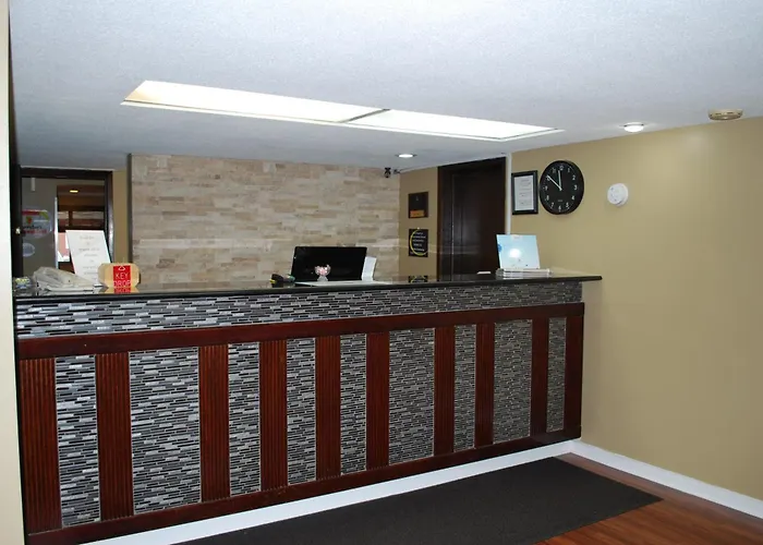 Super 8 By Wyndham Eau Claire Wi Hotel