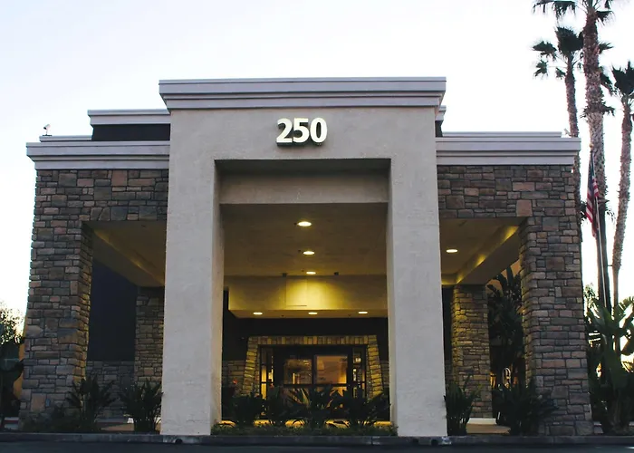 Best Western Plus Arrowhead Hotel