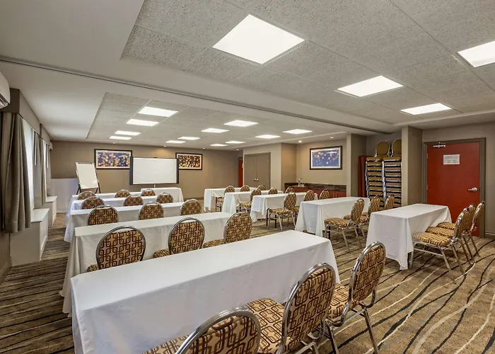 Best Western Plus Burlington Inn&Suites