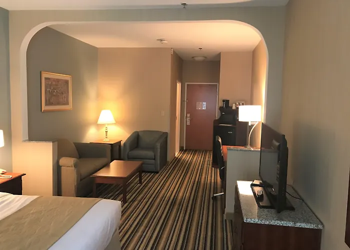 Best Western Plus New England Inn & Suites