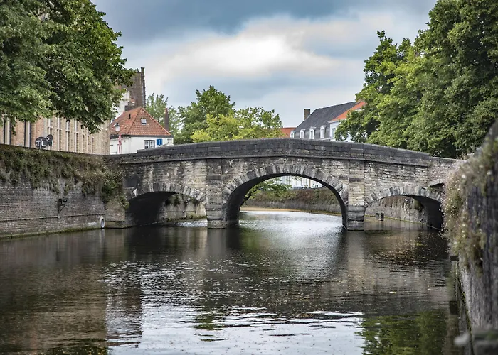 Canal View Hotel Ter Brughe By Cw Hotel Collection