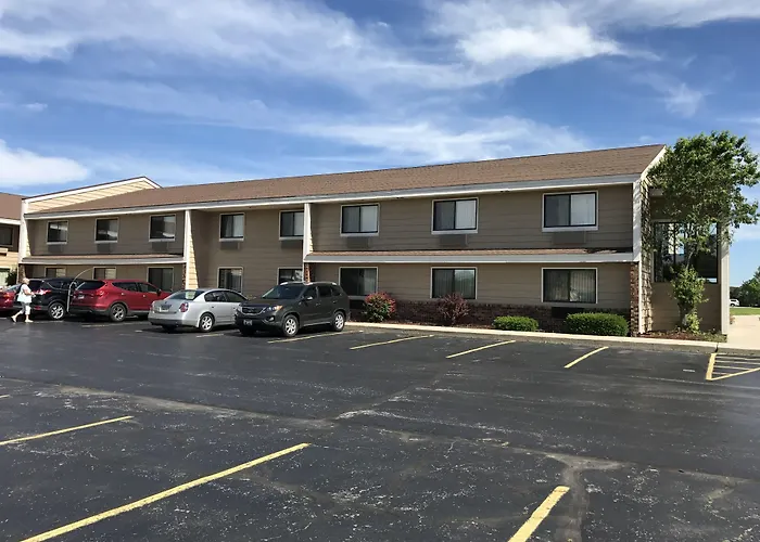 Americinn By Wyndham West Bend