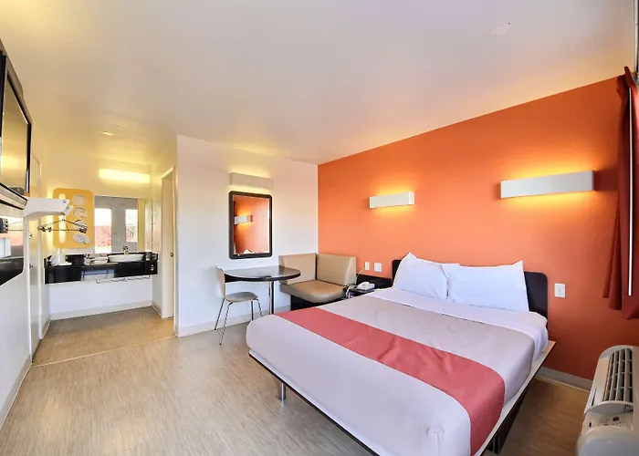 Motel 6-Laredo, Tx - South