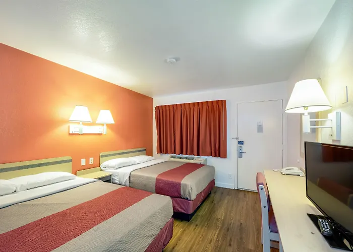 Motel 6-Greenville, Tx