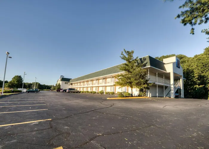 Motel 6-Niantic, Ct - New London