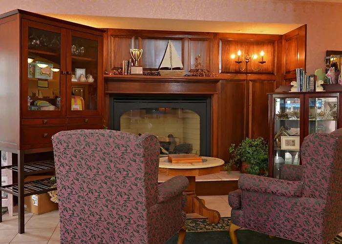 Ourguest Inn & Suites Downtown Port Clinton