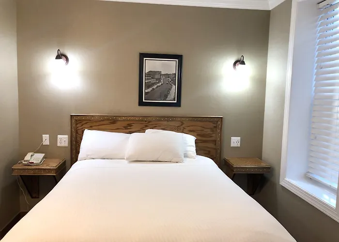District Hotel