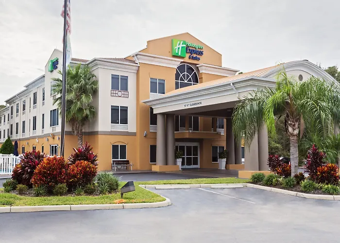 Holiday Inn Express & Suites Tavares By Ihg