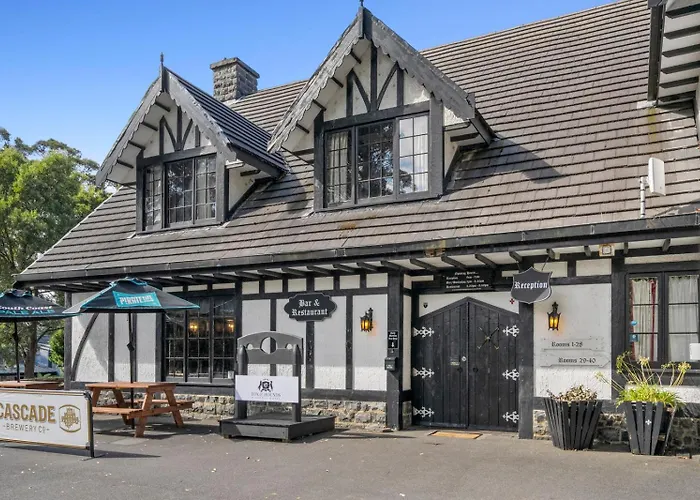 The Fox And Hounds Historic Hotel