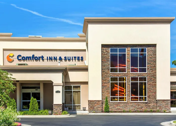 Comfort Inn & Suites Logan Near University
