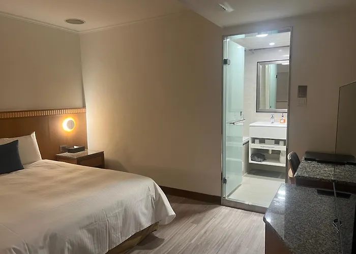 Hub Hotel Kaohsiung Cisian Branch