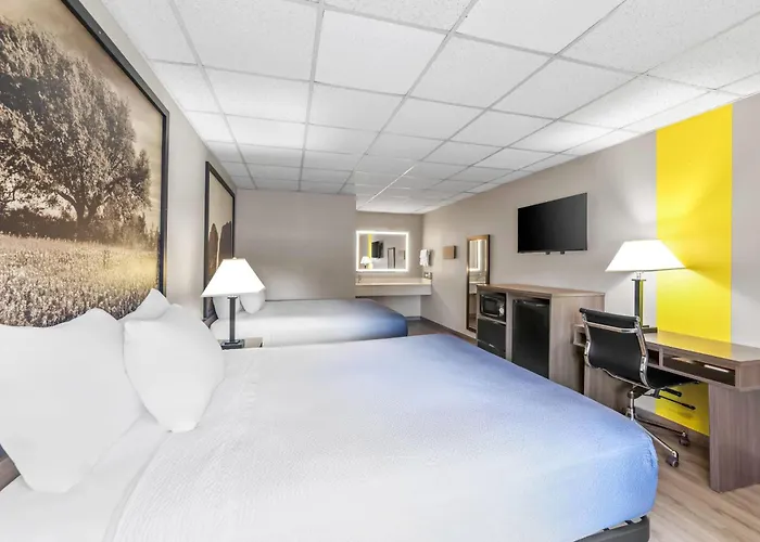 Super 8 By Wyndham Fredericksburg