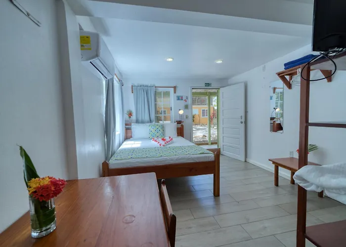 Placencia Villas