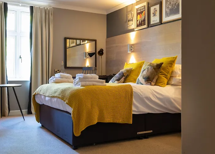 Bridge Hotel