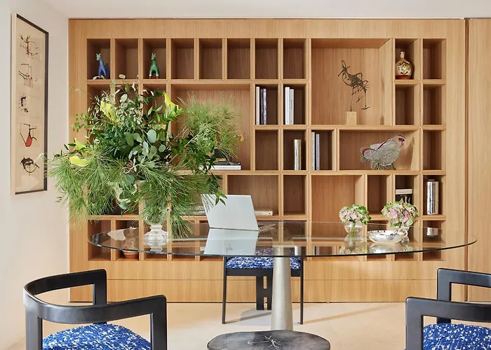 The Roc Club, A Hotel To Live