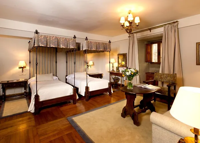 Parador De Santiago - Hostal Reis Catolicos