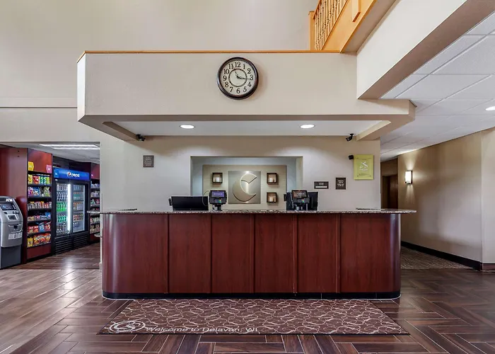 Comfort Suites Delavan - Lake Geneva Area