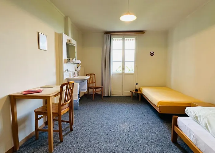 Zentrumranft Zimmer Mit Etagenbad Und Etagentoilette