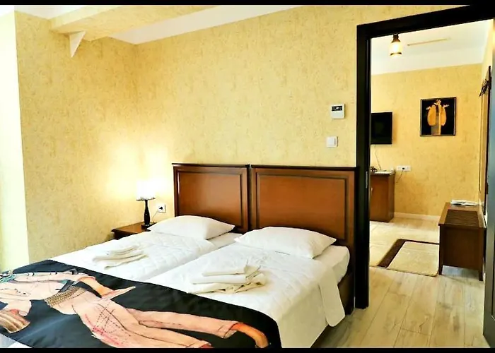 Hotel Rahat Inn - Premium Family Stay