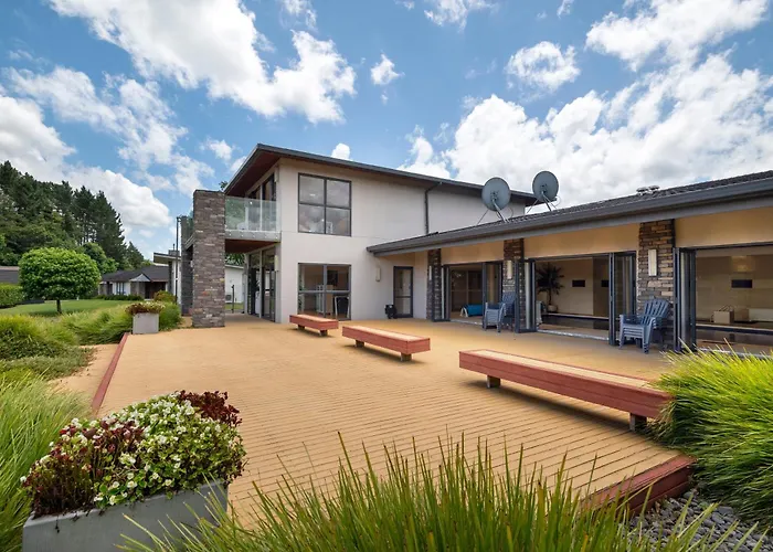 Karapiro Villas Resort