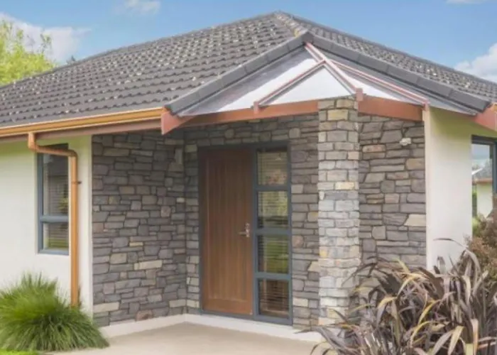 Karapiro Villas Resort