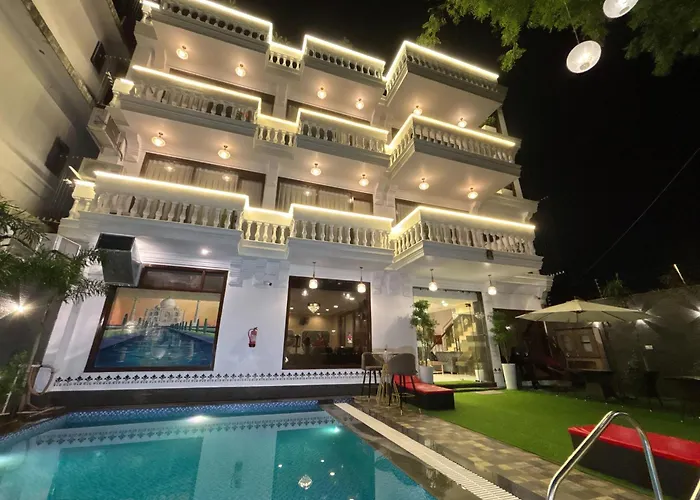 Walk 2 Taj A Boutique Abode