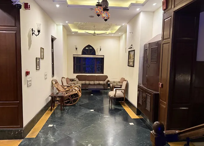 Hotel Diplomat Residency