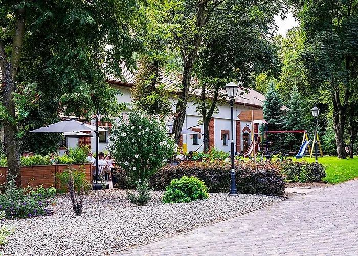 Dwor Ostoya Zielony Kompleks