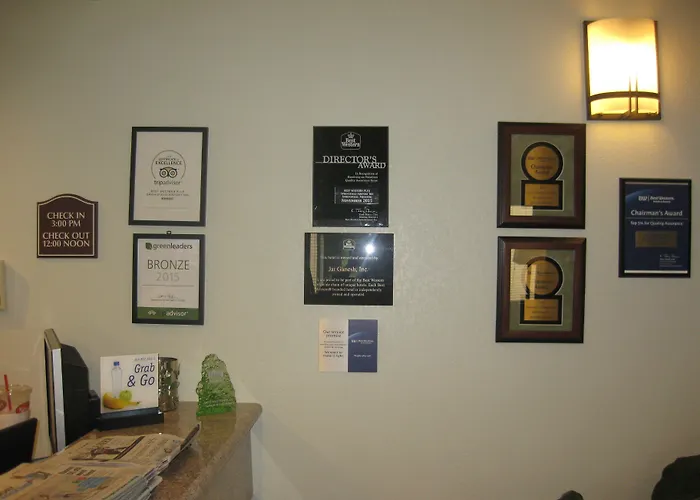 Best Western Plus Springfield Airport Inn