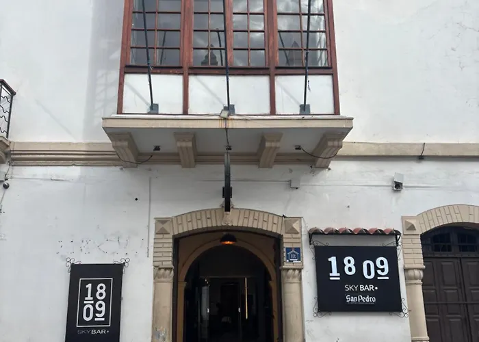 Distrito Hostal Y Gatro Bar