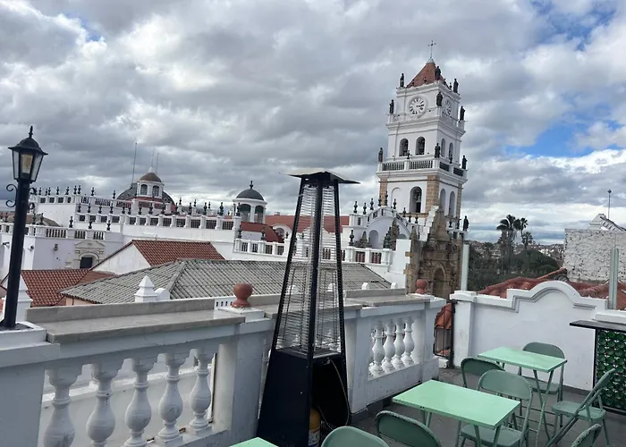 Distrito Hostal Y Gatro Bar