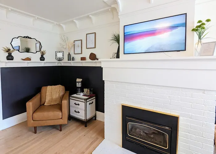 Historic Gg Barnum Mansion By Heirloom Boutique Collection