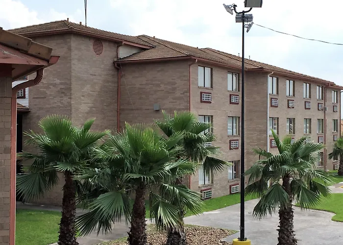 Relax Inn Channelview