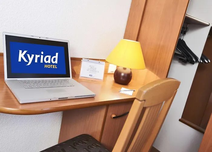 Kyriad Toulon Est Hyeres La Garde